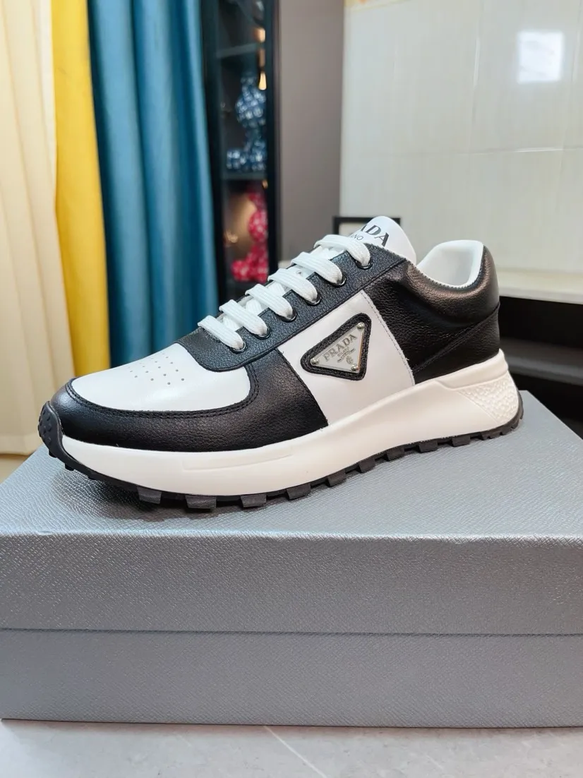 Men's shoes 💰440🌹🌹 [Prada] New men's shoes from the Milan show are released, new models from the official website: 1 production 🔺Original version, continuing the charm inheritance, innovation and tribute ⚫️Young and fashionable you must have 🎗movable feet without odor; imported suede cowhide with wear-resistant rubber soles; suitable for all seasons, fashionable and versatile. Code number:38-44